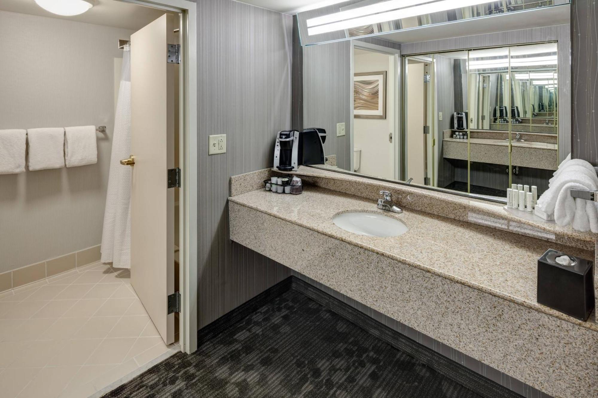 Courtyard By Marriott - Medical Center