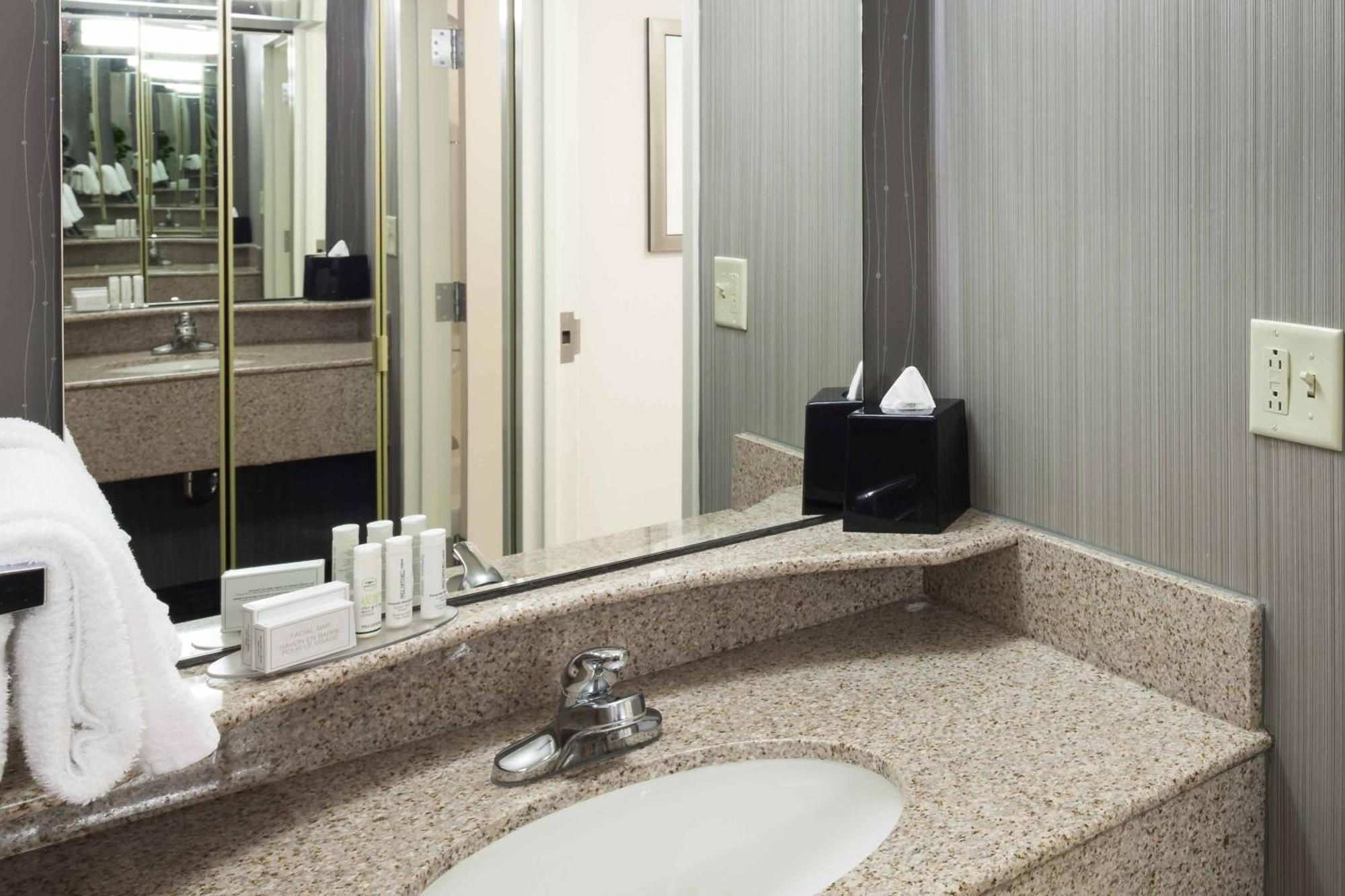 Courtyard By Marriott - Medical Center Hotel 3*