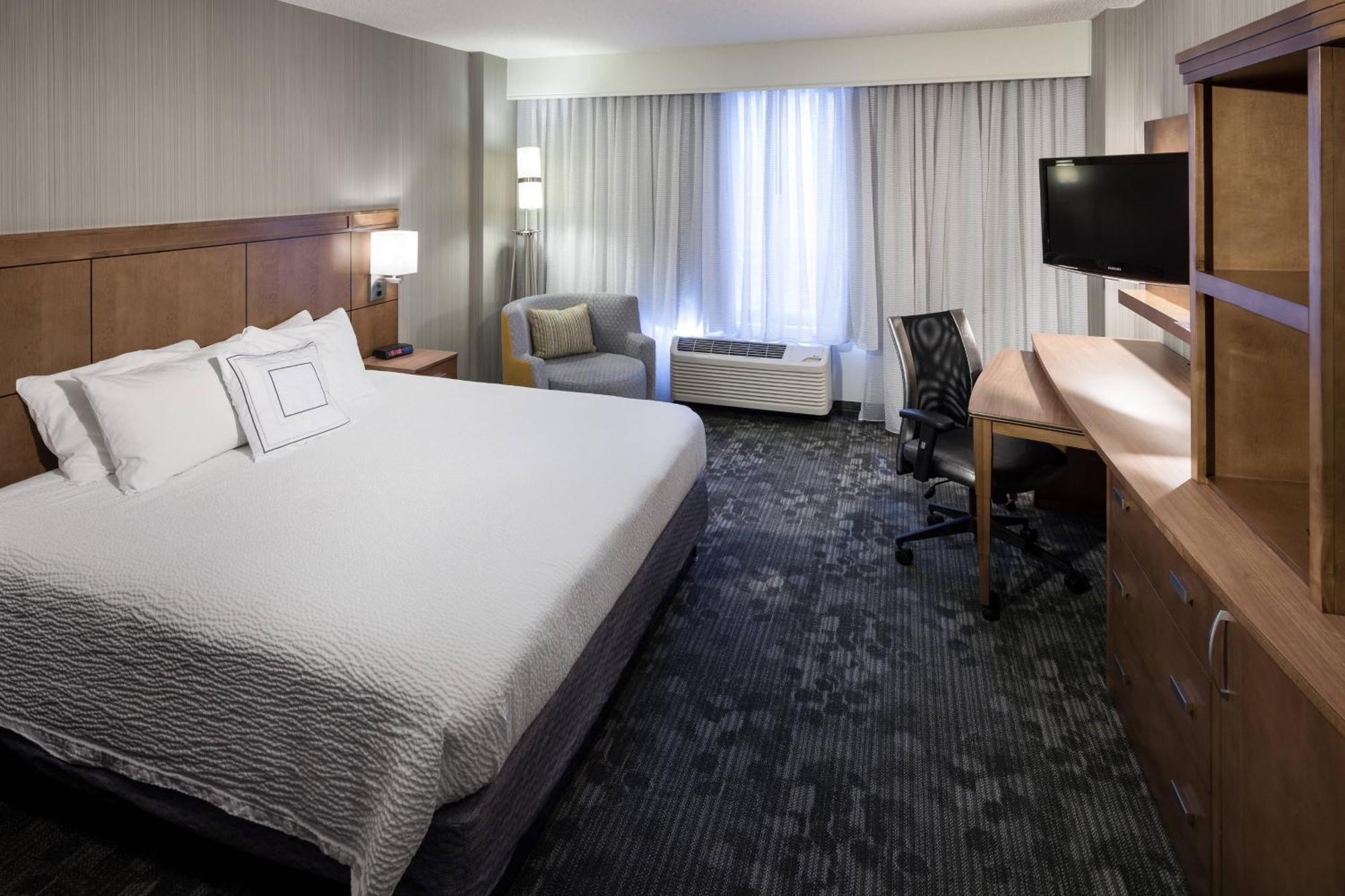 Courtyard By Marriott - Medical Center Hotel Charlottesville